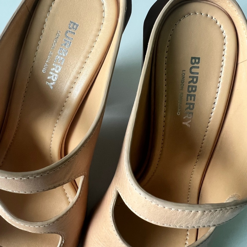 Burberry Cut-out Detail Leather Mules - Picture 13 of 14